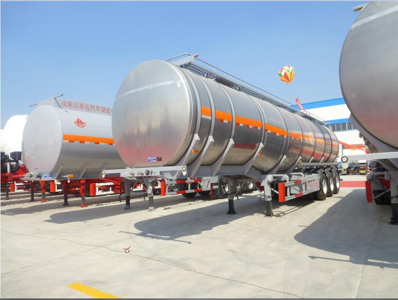 fuel tanker semi trailer.JPG